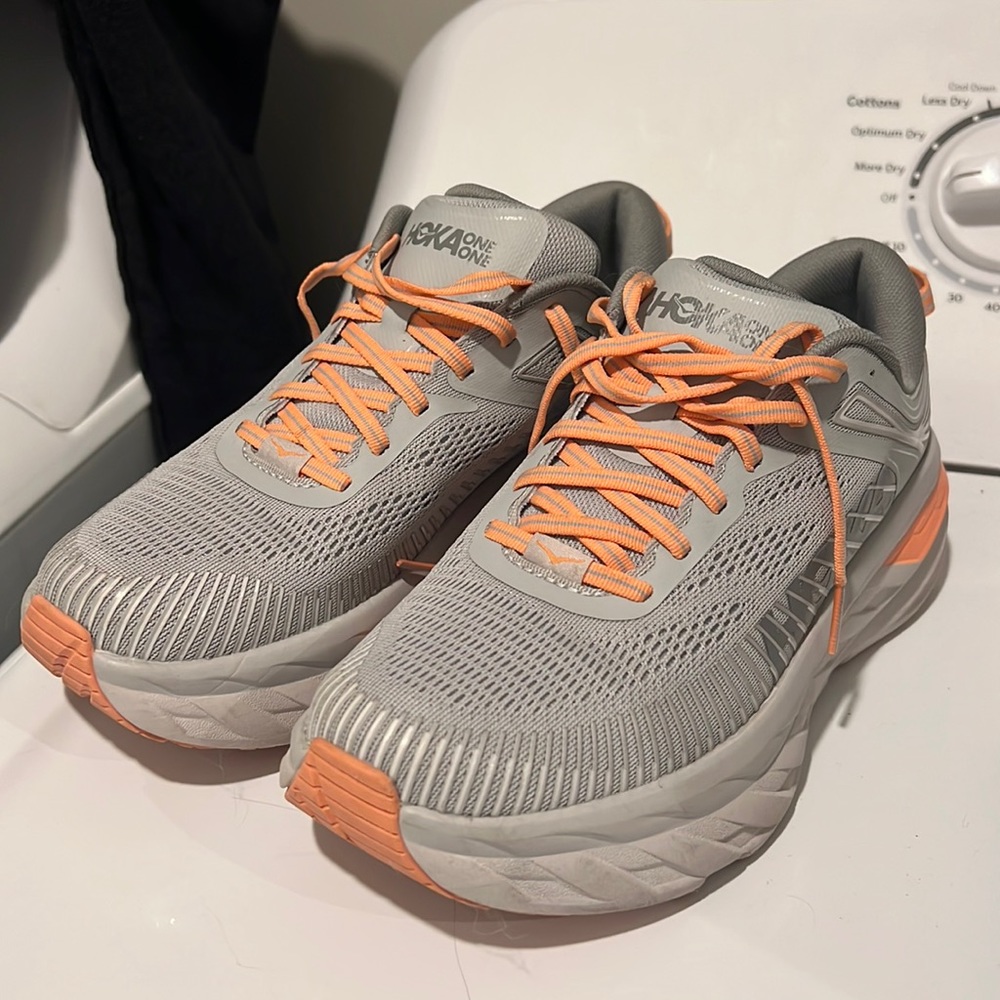 Hoka One One Bondi 7 size 9 womens